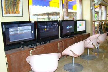 هتل Best Western Jangwani Sea Breeze Resort