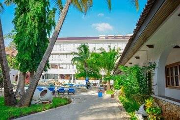 هتل Best Western Jangwani Sea Breeze Resort