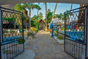 هتل Best Western Jangwani Sea Breeze Resort