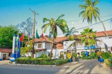 هتل Best Western Jangwani Sea Breeze Resort