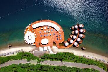 هتل La Blanche Island Bodrum