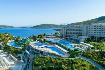 هتل La Blanche Island Bodrum