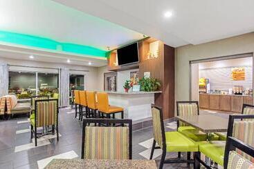 هتل La Quinta By Wyndham Paducah