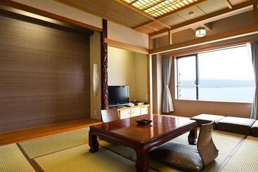 هتل Lake Akan Tsuruga Wings