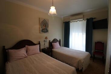 هتل Residencial Miguel José