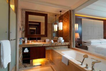 هتل Sheraton Changbaishan Resort
