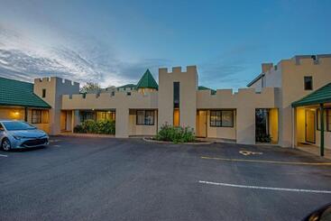 مُتل Camelot Motor Lodge And Conference Centre