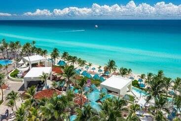 استراحتگاه The Pyramid Cancun