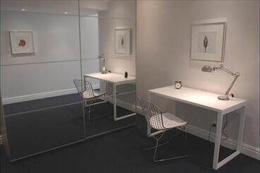 Sydney Airport Suites