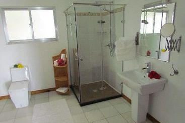 تختخواب و صبحانه Lime Hill Lodge