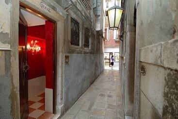 تختخواب و صبحانه Residenza La Loggia