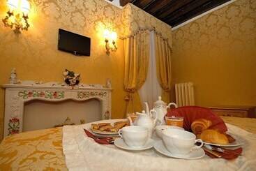تختخواب و صبحانه Residenza La Loggia