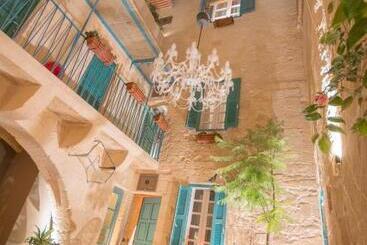 تختخواب و صبحانه The Vincent