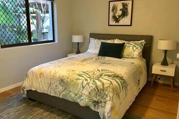 Burleigh Palms Holiday Apartments
