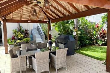 Burleigh Palms Holiday Apartments