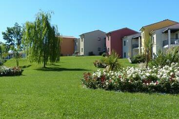 هتل Belvedere Village