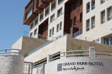 בית מלון כפרי Grand Park
