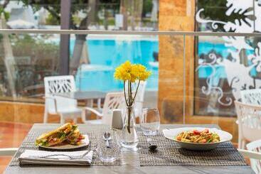 هتل H10 Ocean Suites