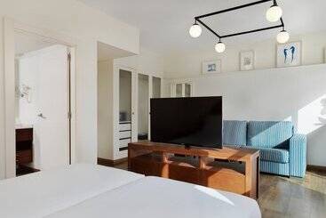 هتل H10 Ocean Suites