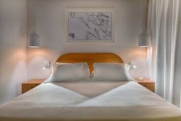 هتل H10 Ocean Suites