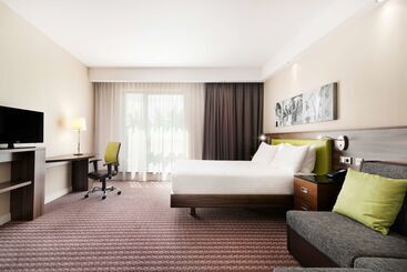 هتل Hampton By Hilton Krakow