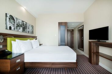 هتل Hampton By Hilton Krakow