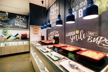 هتل Hampton By Hilton Krakow