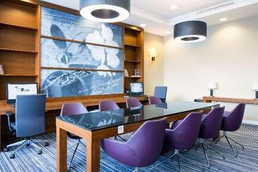 هتل Hampton By Hilton Krakow