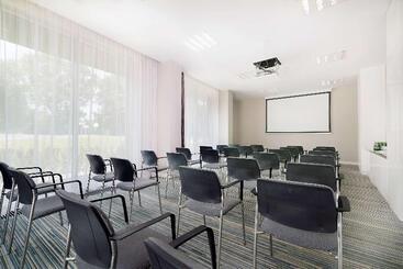 هتل Hampton By Hilton Krakow