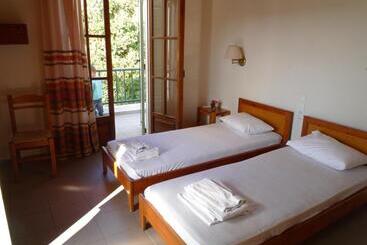 هتل Haris Apartments