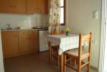 هتل Haris Apartments