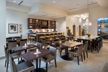 هتل Hilton Garden Inn Chicago Downtown Riverwalk
