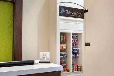هتل Hilton Garden Inn Chicago Downtown Riverwalk