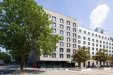 هتل Holiday Inn Frankfurt   Alte Oper, An Ihg