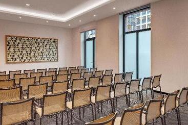 هتل Holiday Inn Frankfurt   Alte Oper, An Ihg