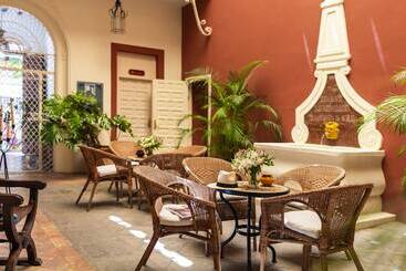 هتل Las Casas De El Arenal