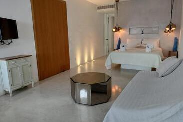 هتل Mykonos Pantheon