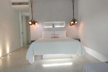 هتل Mykonos Pantheon
