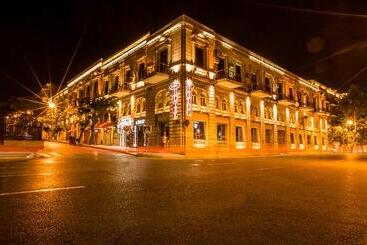 هتل Passage Boutique