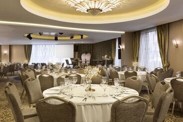 هتل Ramada By Wyndham Gemli̇k