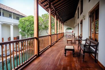 هتل Galle Fort
