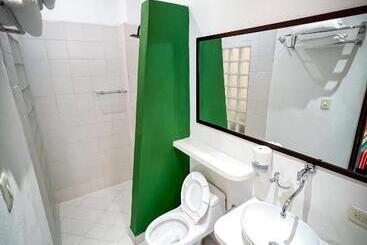 هتل The Orange House Santa Marta