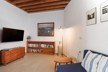 هتل Thea Villas And Suite