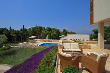 هتل Villa Vela Luka