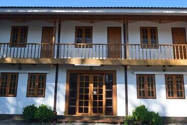 هتل Westay @ The Grand Nyaung Shwe, Inle Lake