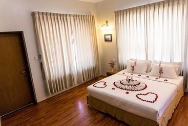 هتل Westay @ The Grand Nyaung Shwe, Inle Lake