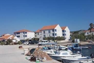 Aparthotel Marina Gromela