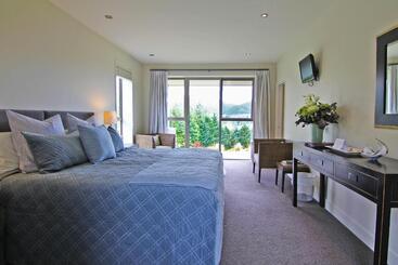 تختخواب و صبحانه Amuri Estate Luxury Lodge