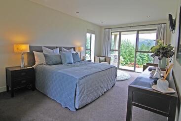 تختخواب و صبحانه Amuri Estate Luxury Lodge