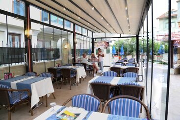 Club Karakas Apart Otel